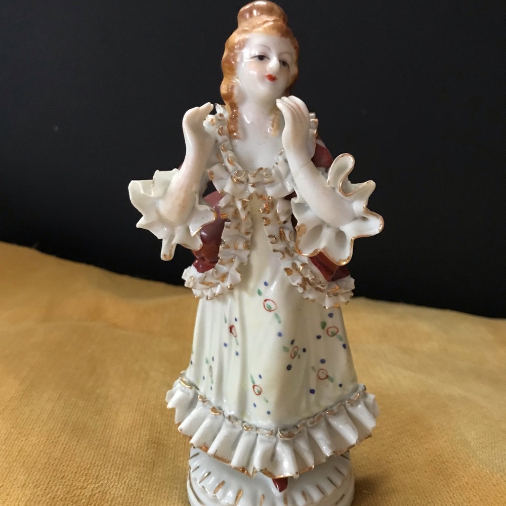 Vintage lady figurine Orión Japan
